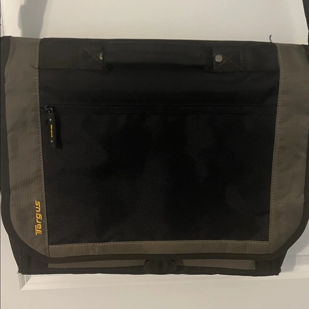 Targus Laptop bag.